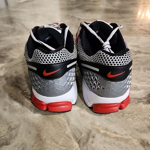 Nike Zoom Vomero 5 Men's Size 9.5 Metallic Silver/Black HV0926-095 - Picture 3 of 8